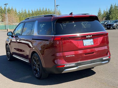 Used 2024 Kia Carnival SX Prestige image 6