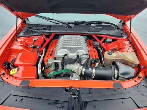 Used 2016 Dodge Challenger SRT Hellcat RWD image 12