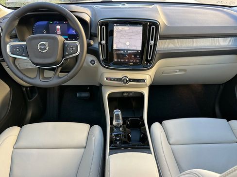 New 2026 Volvo XC40 B5 Ultra w/ Climate Package AWD/4WD image 14