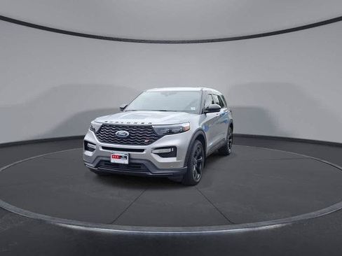 Certified 2022 Ford Explorer ST w/ Equipment Group 401A AWD/4WD image 3