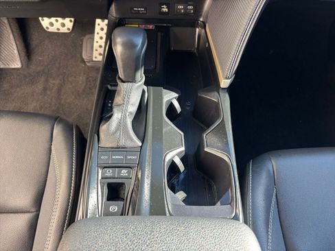 Used 2025 Toyota Camry SE image 43