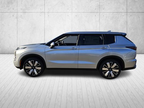 New 2026 Mitsubishi Outlander image 4