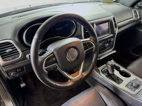 Used 2018 Jeep Grand Cherokee Limited AWD/4WD image 12