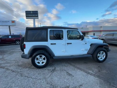 Used 2019 Jeep Wrangler Unlimited Sport S AWD/4WD image 9