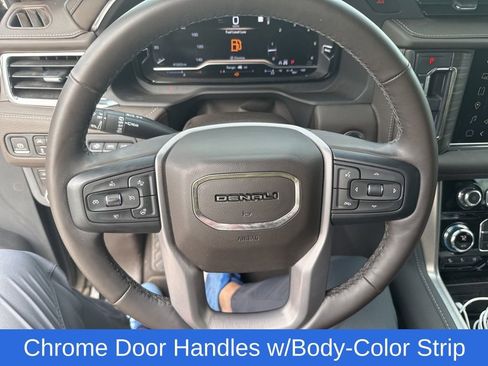 Used 2023 GMC Yukon Denali image 12