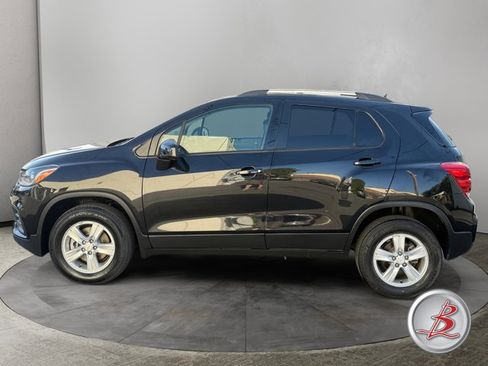 Used 2021 Chevrolet Trax LT AWD/4WD image 4