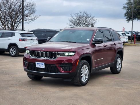 New 2025 Jeep Grand Cherokee Laredo w/ Luxury Tech Group I image 2
