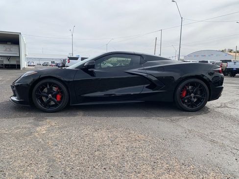 Used 2021 Chevrolet Corvette Stingray Premium Conv w/ Z51 Performance Package RWD image 3