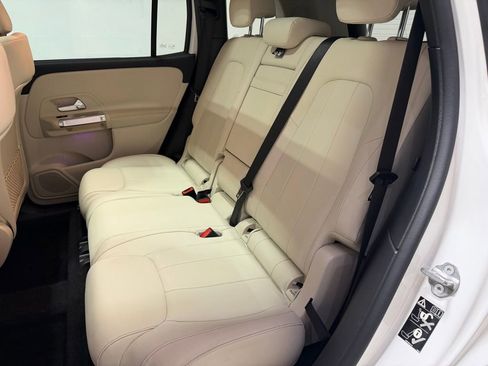 Used 2022 Mercedes-Benz GLB 250 4MATIC w/ Premium Package Lite image 35
