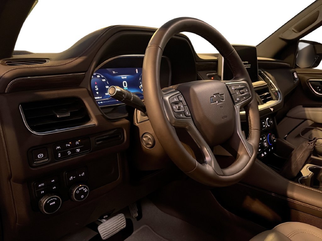 Certified 2023 Chevrolet Tahoe Z71 w/ Luxury Package AWD/4WD image 10