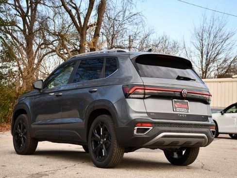 New 2026 Volkswagen Taos SEL image 5