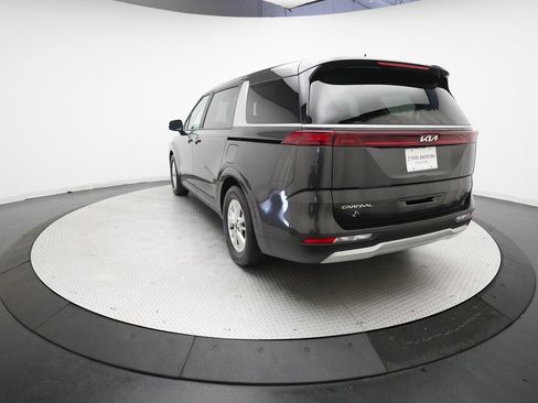 Certified 2024 Kia Carnival LX image 34