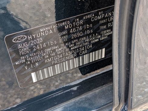 Used 2023 Genesis G70 2.0T RWD image 30