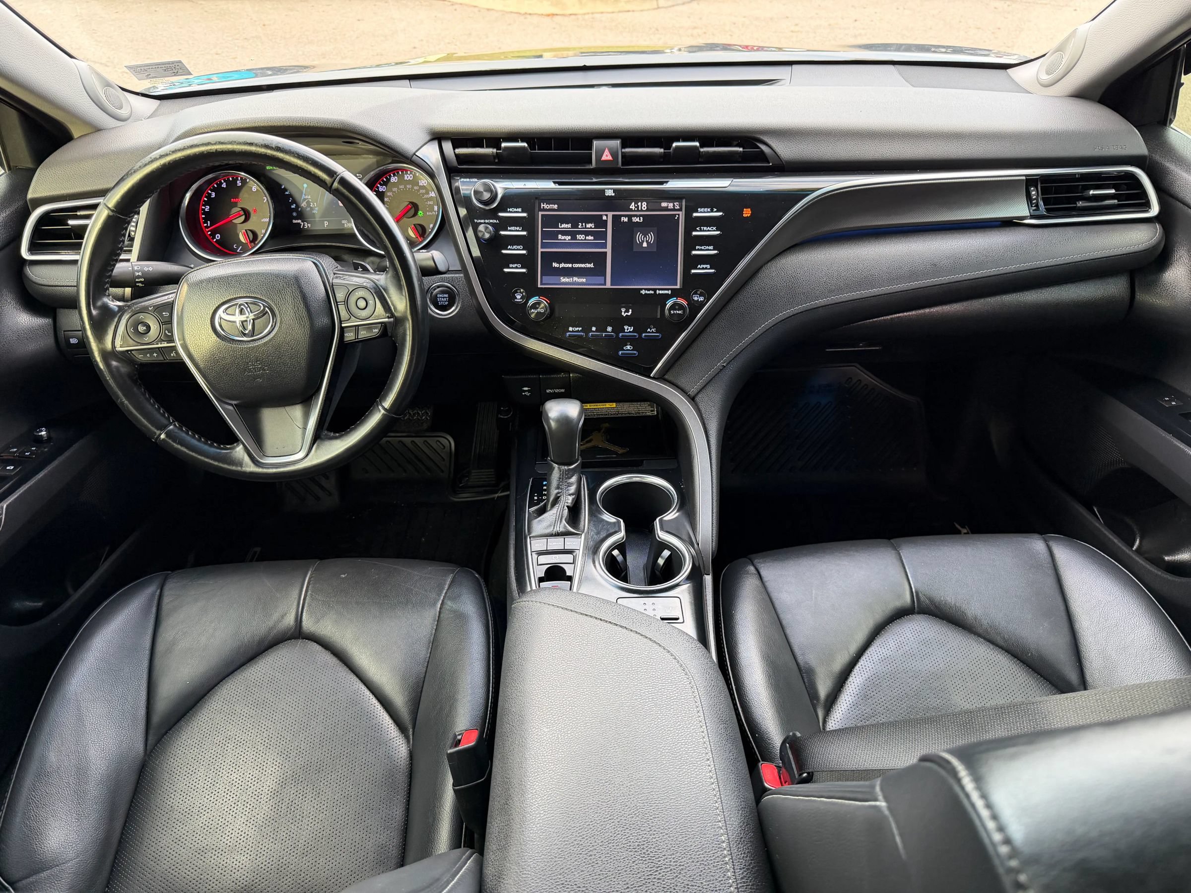 Used 2018 Toyota Camry XSE FWD image 19