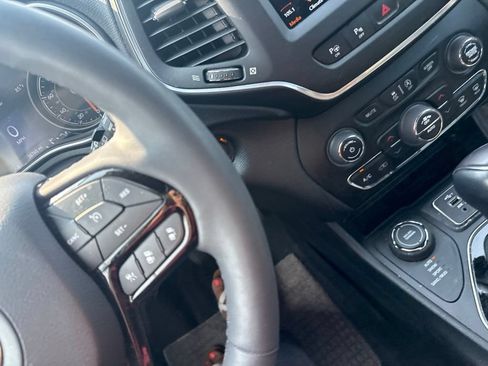 Certified 2023 Jeep Cherokee Altitude Lux w/ Lux Elite Package AWD/4WD image 10