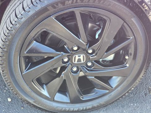 Certified 2022 Honda HR-V Sport image 10