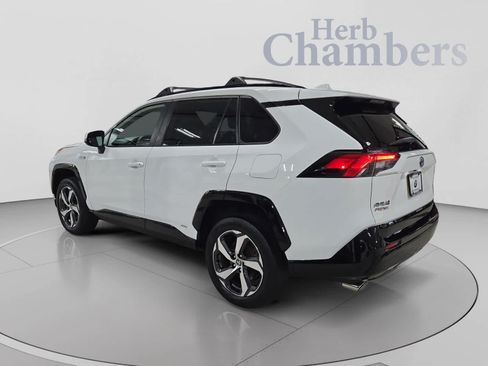 Used 2022 Toyota RAV4 SE w/ Carpet Mat Package (TMS) AWD/4WD image 3