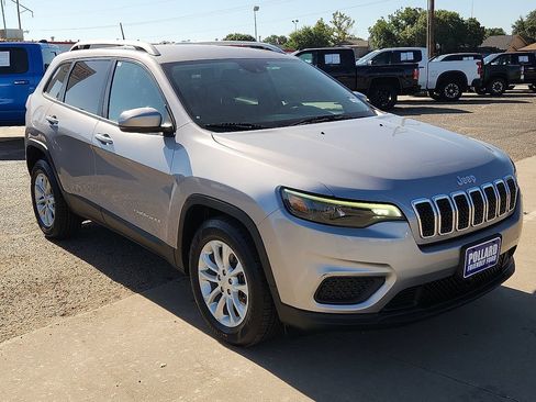 Used 2021 Jeep Cherokee Latitude FWD image 4