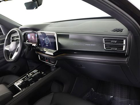 Used 2024 Volkswagen Atlas Cross Sport SEL image 33