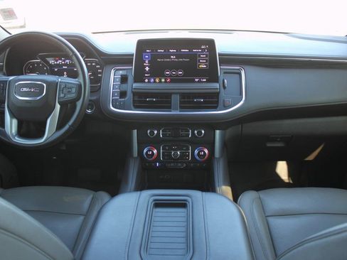 Used 2021 GMC Yukon XL SLT image 9