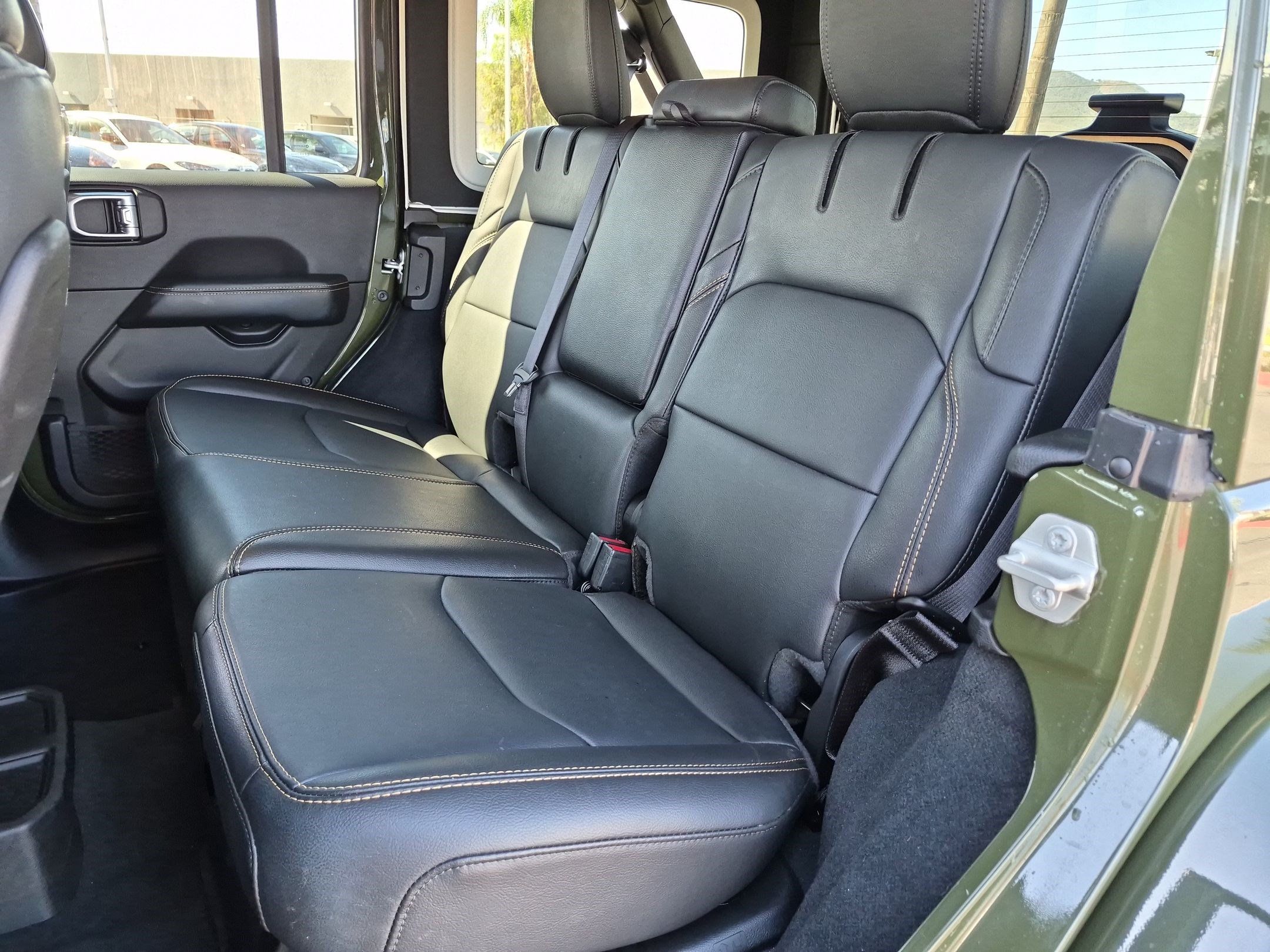 Used 2024 Jeep Wrangler Unlimited Sahara w/ Safety Group AWD/4WD image 29