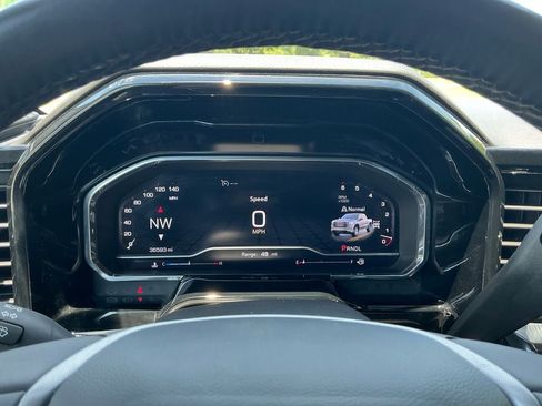 Used 2025 GMC Sierra 1500 SLT AWD/4WD image 16