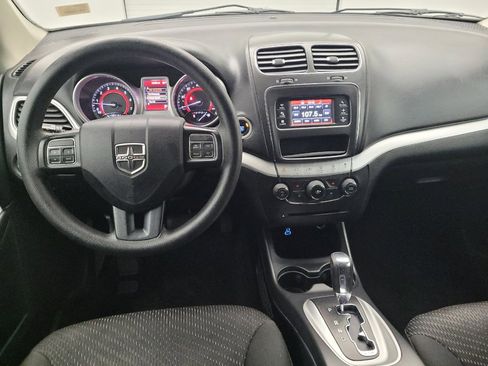 Used 2018 Dodge Journey SE image 22