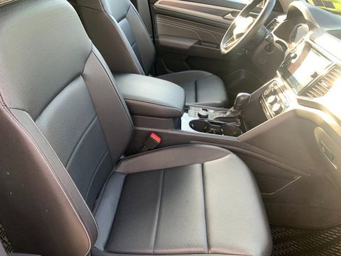 Used 2023 Volkswagen Atlas SEL R-Line AWD/4WD image 12