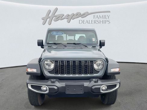 New 2026 Jeep Gladiator Sport image 7