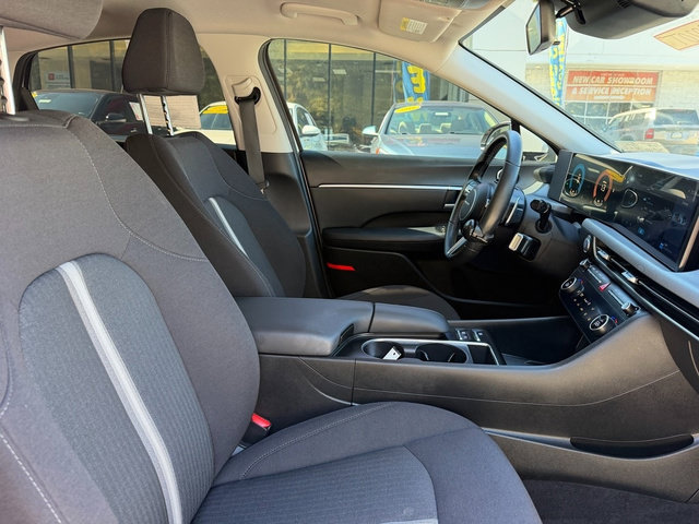 Used 2025 Hyundai Sonata SEL FWD image 3