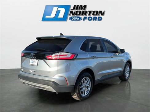 Used 2022 Ford Edge SEL image 3