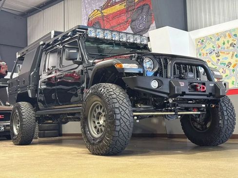Used 2023 Jeep Gladiator Rubicon w/ Cold Weather Group AWD/4WD image 31