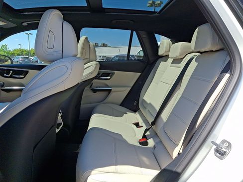 New 2026 Mercedes-Benz GLC 300 4MATIC image 7