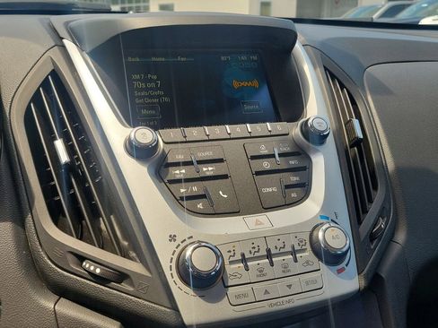 Used 2017 Chevrolet Equinox LS FWD image 24