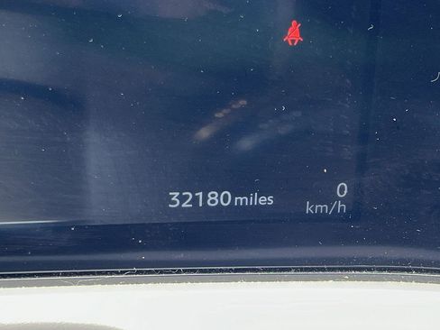 Used 2023 Nissan Ariya FWD image 6