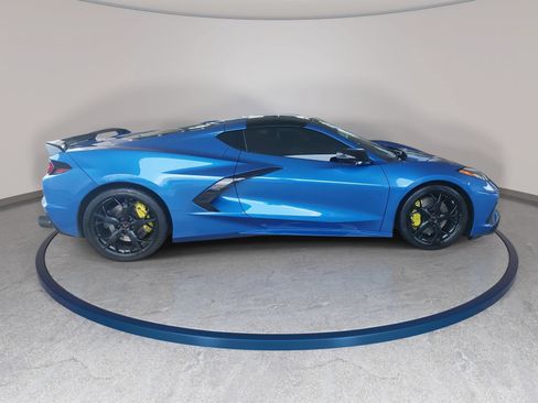 Used 2022 Chevrolet Corvette Stingray Preferred Cpe w/ Z51 Performance Package RWD image 4