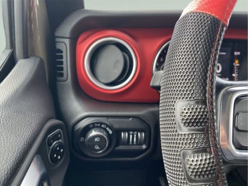 Used 2020 Jeep Gladiator Rubicon image 18