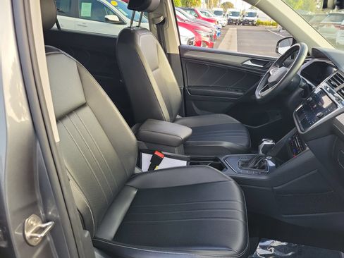 Used 2024 Volkswagen Tiguan SE FWD image 26