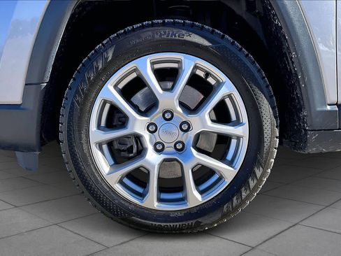 Used 2023 Jeep Compass Latitude w/ Sun and Sound Group image 11