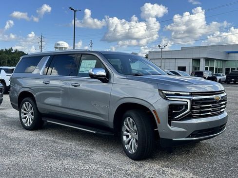 New 2025 Chevrolet Suburban Premier image 4