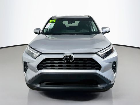 Used 2025 Toyota RAV4 XLE AWD/4WD image 11