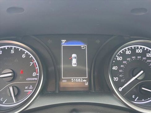 Used 2023 Toyota Camry SE FWD image 17