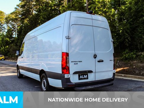 Used 2023 Mercedes-Benz Sprinter 2500 image 4