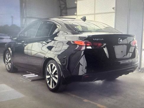 Used 2020 Nissan Versa SR FWD image 15