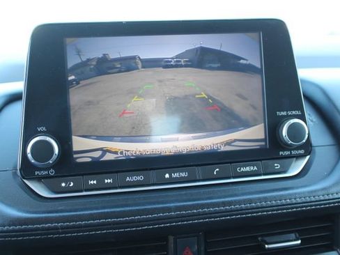 Used 2023 Nissan Rogue SV FWD image 24