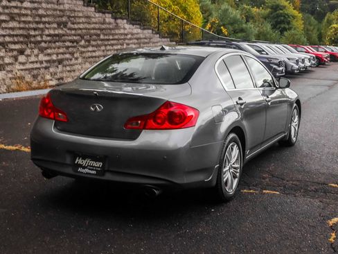 Used 2013 INFINITI G37 x w/ Premium Pkg image 4