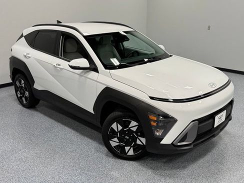 Used 2024 Hyundai Kona SEL AWD/4WD image 36