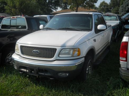 Used 2001 Ford F150 Lariat image 1
