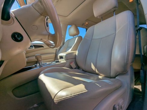 Used 2015 Nissan Pathfinder Platinum w/ Cargo Package image 19