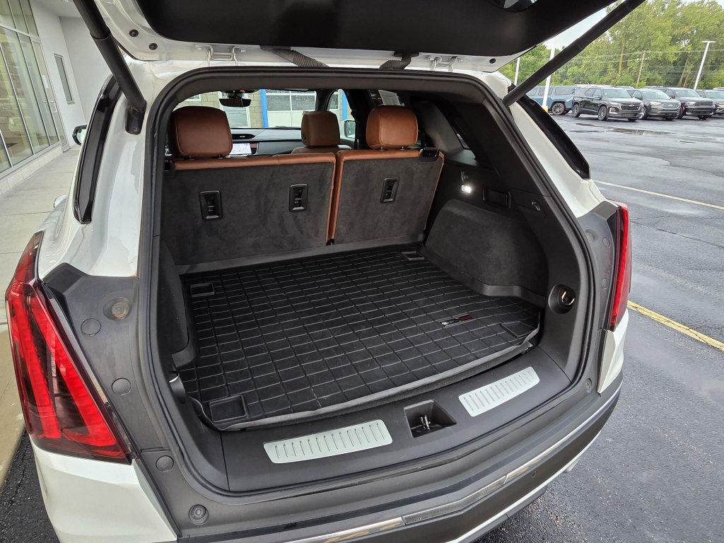 Used 2023 Cadillac XT5 Premium Luxury w/ Technology Package AWD/4WD image 15